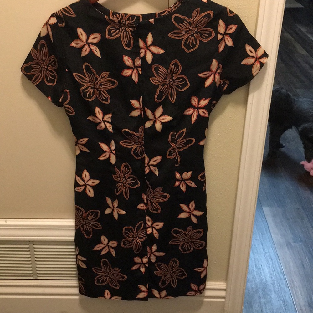 Dress - Picture 2 of 3
